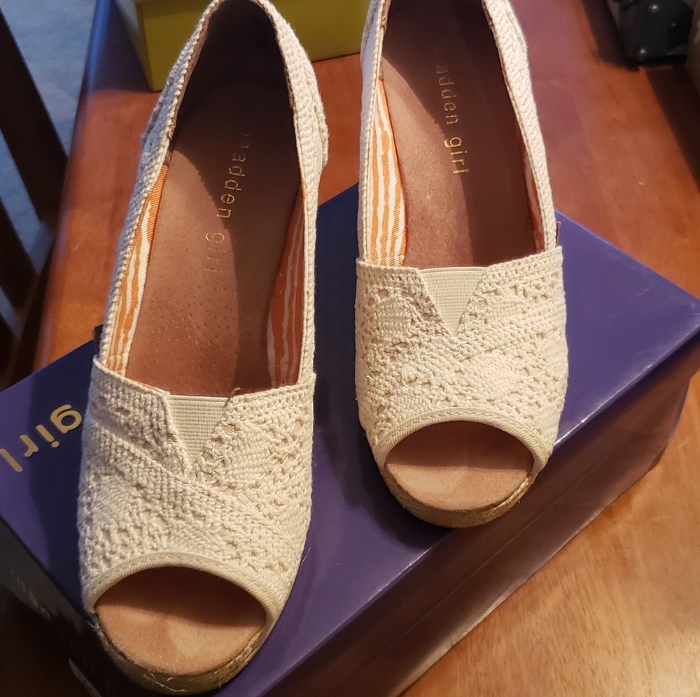 Madden Girl Wedges